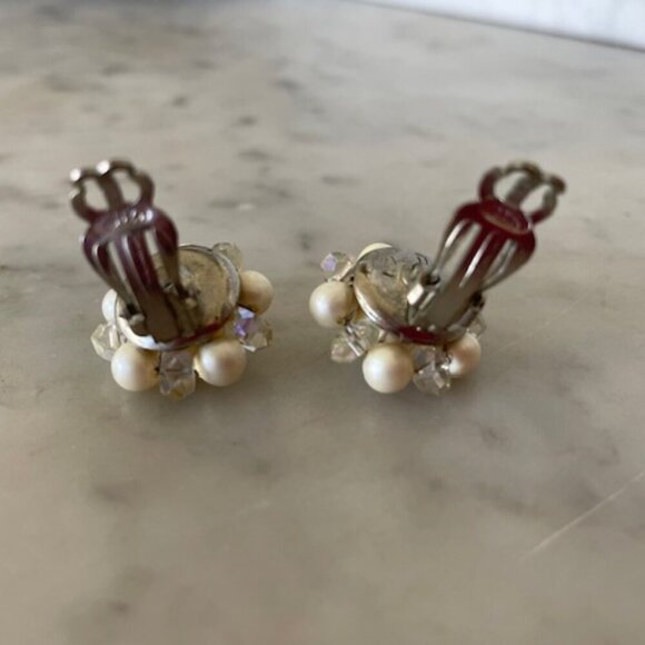 JAPAN Stamped Faux Cluster Pearl & Bead Paddle Clip Earrings - Picture 7 of 11